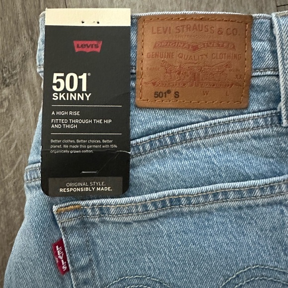 Levi's Women High Rise 501 Skinny Jeans - light wash Blue NTW - Picture 2 of 10